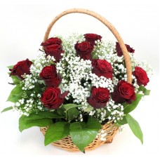 Корзина Розы на снегу