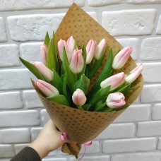 Букет розовые тюльпаны